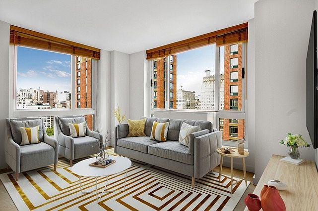 1st image of 1 Irving Pl APT V16g