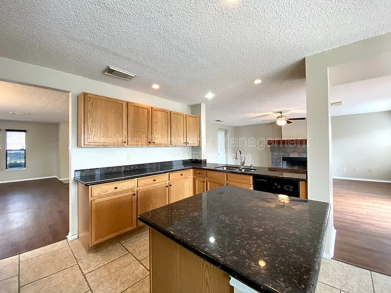 2510 Village Pkwy — Photo 27