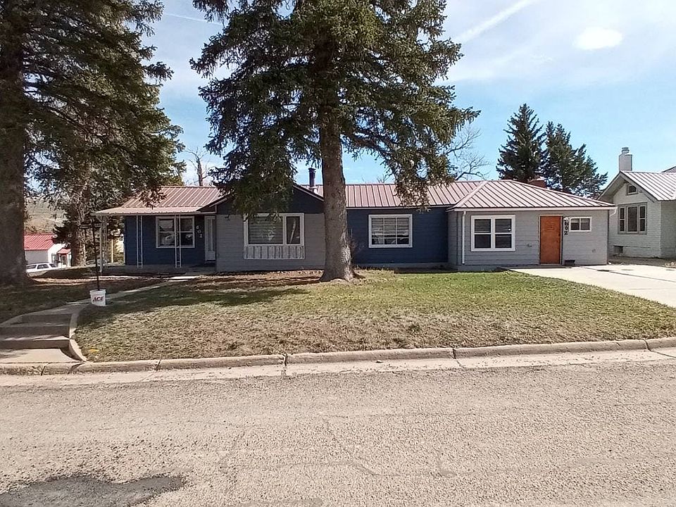 1st image of 602 Sapphire St