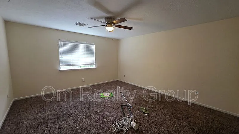 5 bed, 3.0 bath, 3058 sqft, $2,695 — Photo 1