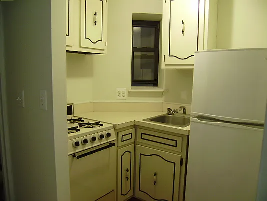 Rented by DSA Realty | media 8