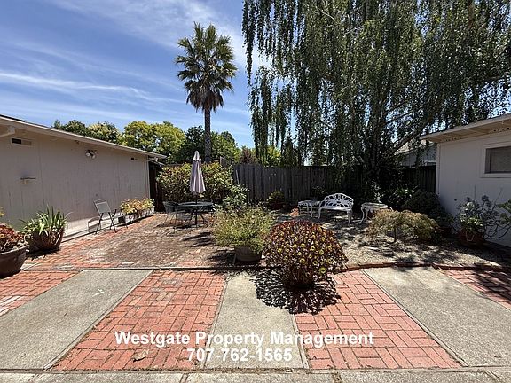 5th image of 1336 Marian Way