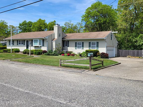 2nd image of 448 Leeward Avenue