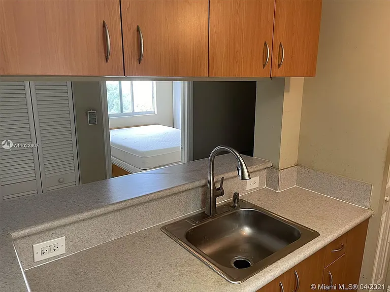 816 NW 11th St #704 — Photo 5
