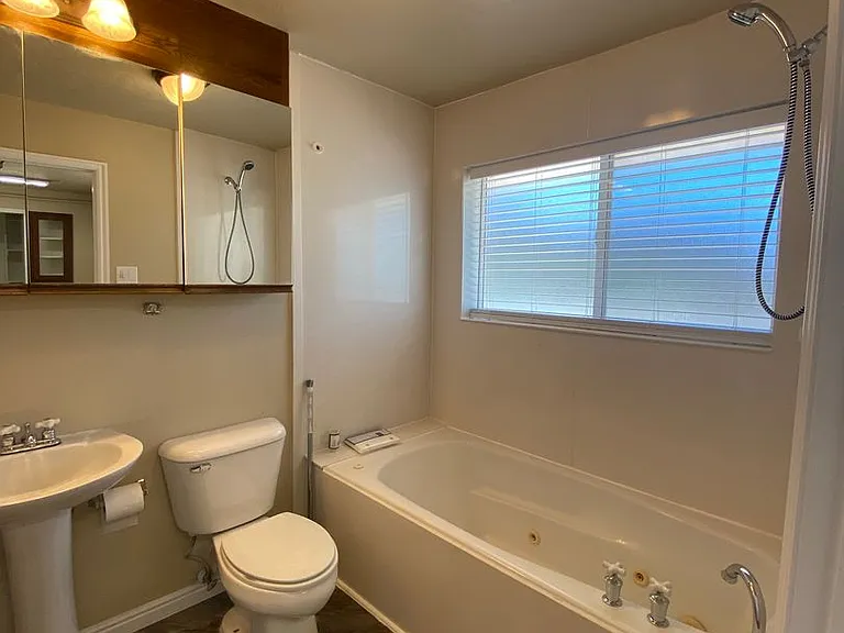 1045 N Canyon St — Photo 10