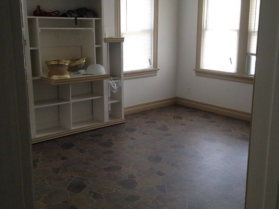 1st image of 1017 SW 32nd St