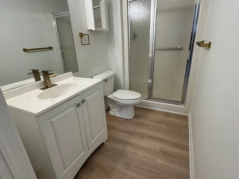 Lenox Dr — Photo 15