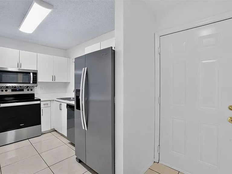 6225 Kendale Lakes Cir #253 — Photo 11