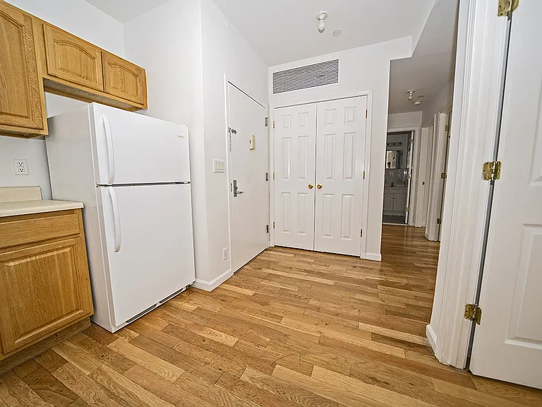 543 Kosciuszko St #3F — Photo 1