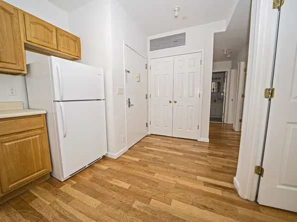 543 Kosciuszko Street image 1 of 10