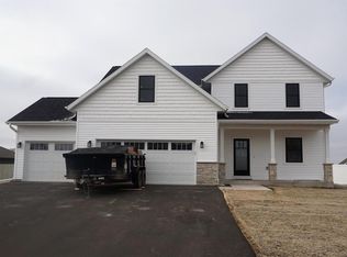 3188 Jackdaws Dr, Beloit, WI 53511