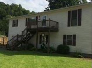 11247 Riverside Cir, Pound, VA 24279