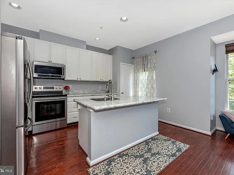 124 Cavenrock Ct — Photo 26