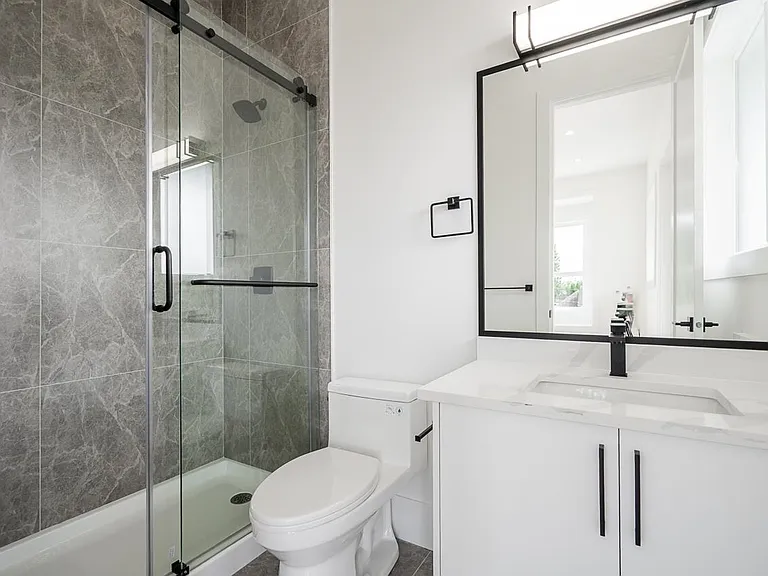 45945 Lewis Ave #UPPER B — Photo 16