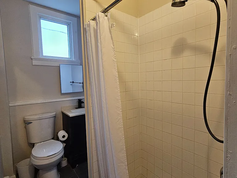 733 Pape Ave #A — Photo 22