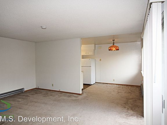 3rd image of 1524 Lexington Dr