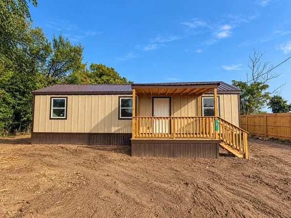 818 S Austin St, Bremond, TX 76629