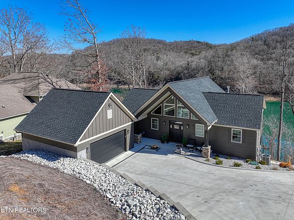 3rd image of 1394 Lakeside Dr