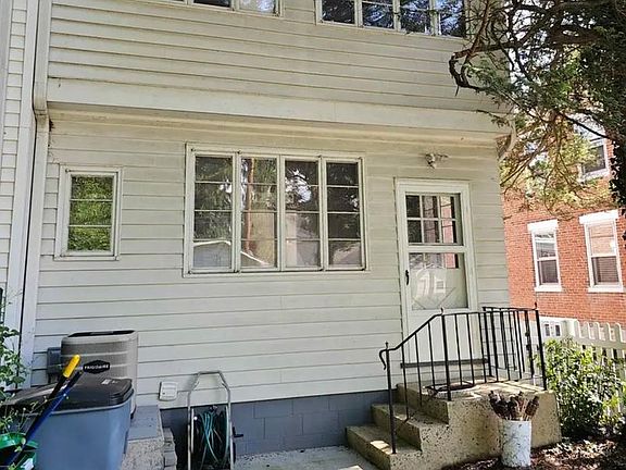 3rd image of 419 W South St