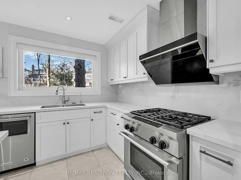 26 Liebeck Cres — Photo 10