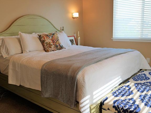3rd image of 3108 W Desert Lily Dr Unit B