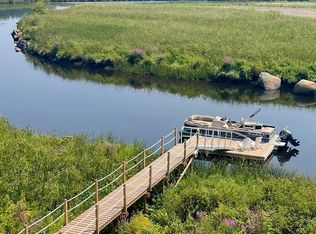 38 Old Shipyard Ln, Hanover, MA 02339