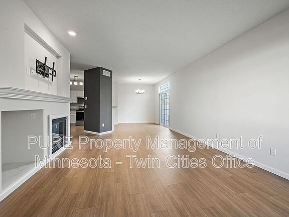 4th image of 1877 111th Ave NE