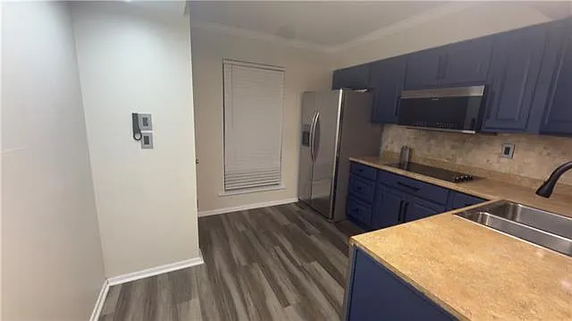 2 bed, 1.0 bath, 800 sqft, $1,350 — Photo 4
