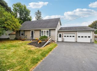 6161 Chili Riga Center Rd, Churchville, NY 14428