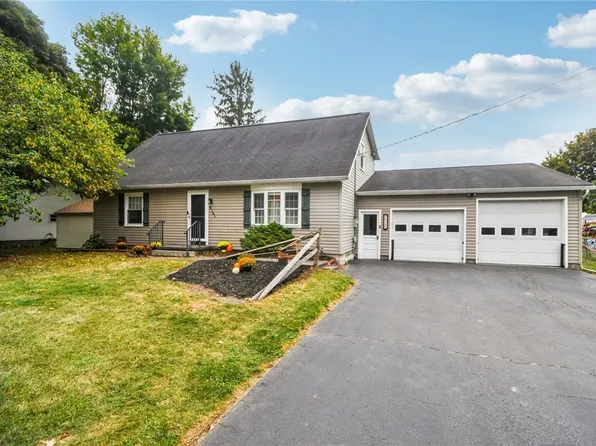 6161 Chili Riga Center Rd, Churchville, NY 14428