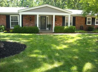 102 Old Oaks Dr, Ballwin, MO 63011