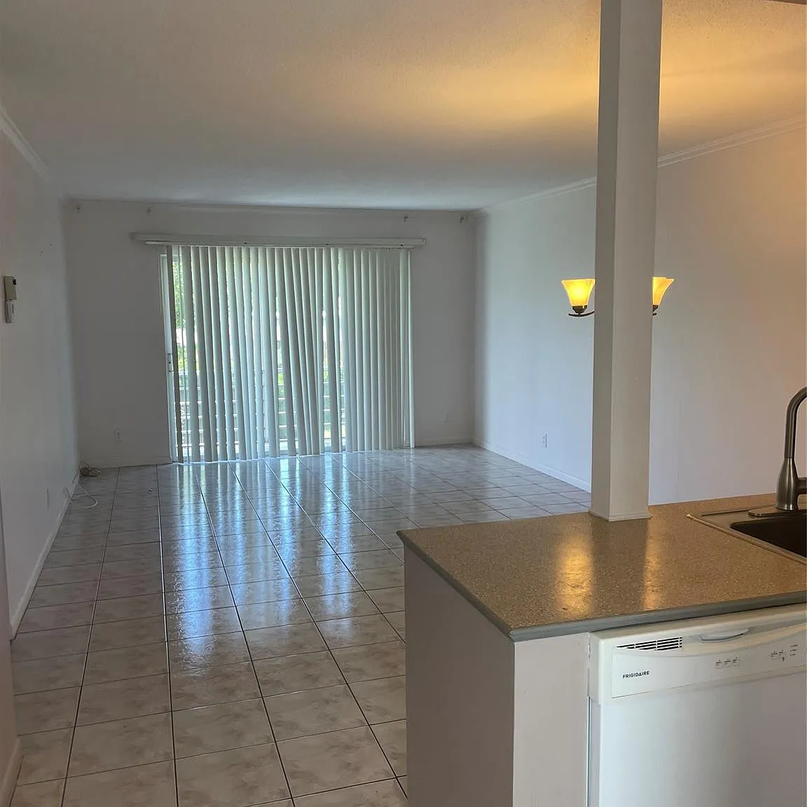 2 bed, 2.0 bath, 870 sqft, $1,400 — Photo 4