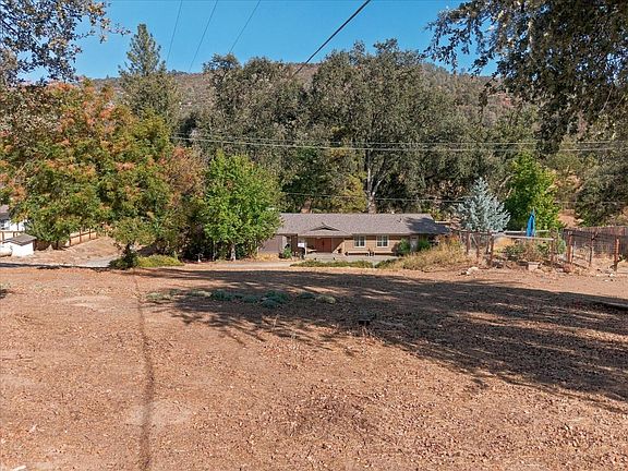 4th image of 49672 Rocky Cut Rd