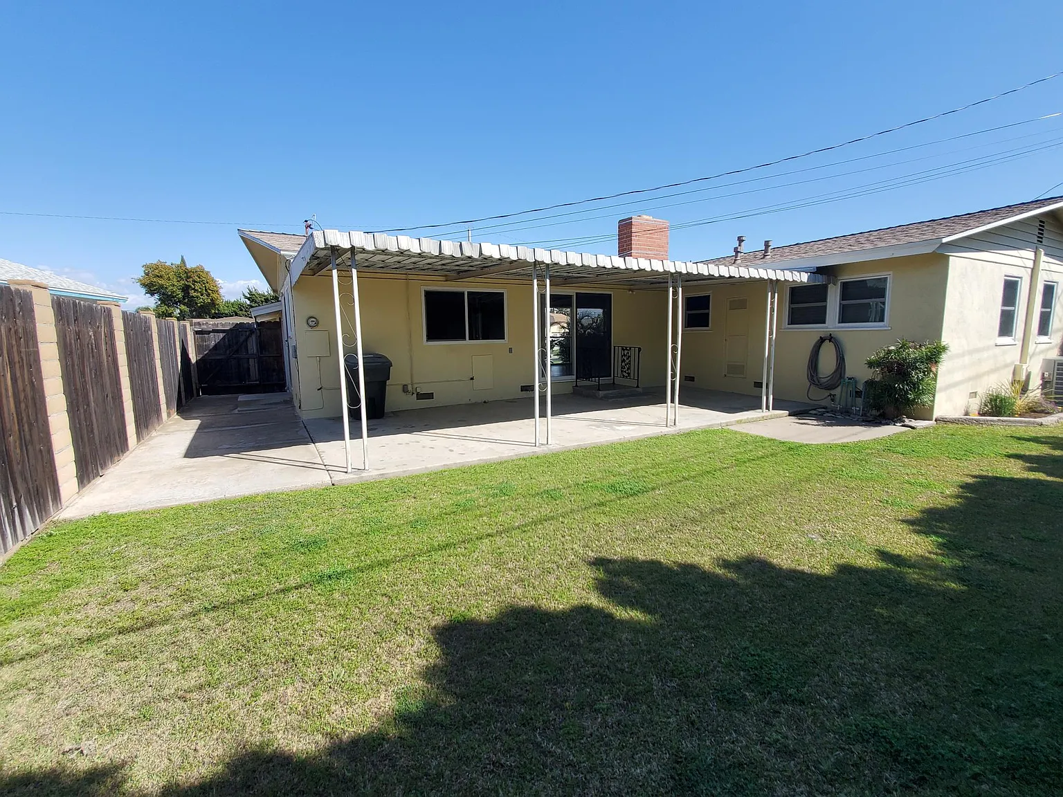 4 bed, 1646 sqft, $4,200 — Photo 2