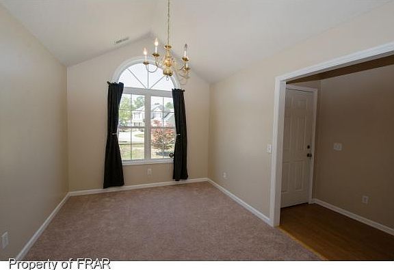 5th image of 208 Peachtree Ln