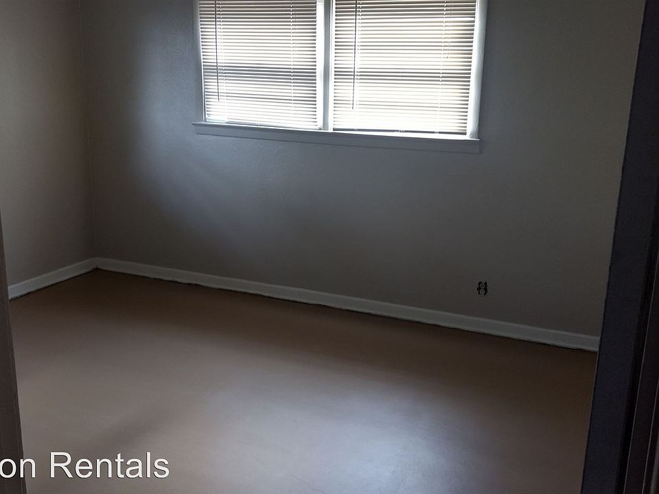 2nd image of 2204 35th St Unit A