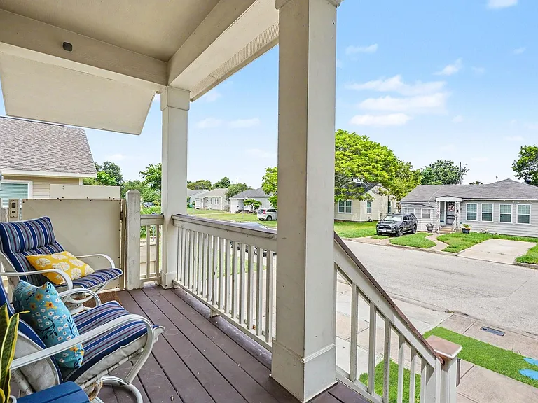 5323 Menard Ave — Photo 3
