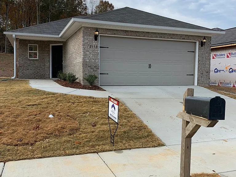 2158 Kilpatrick Ln — Photo 3