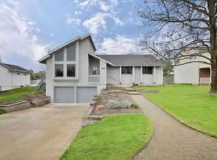 196 Curly Smart Cir, Delaware, OH 43015