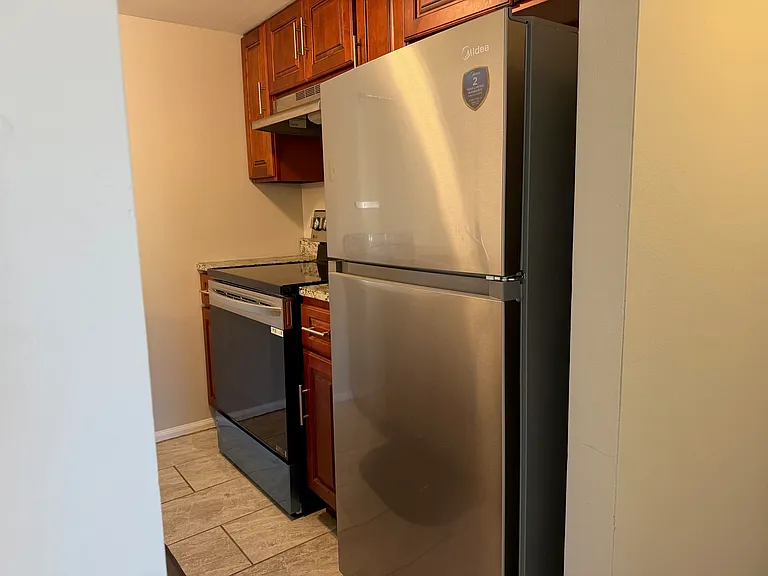 178 Berwick Pl #22M — Photo 4