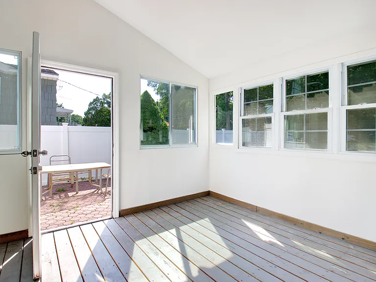 15 Jean Pl — Photo 24