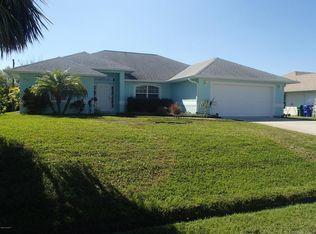 942 Greenbrier Ave, Sebastian, FL 32958
