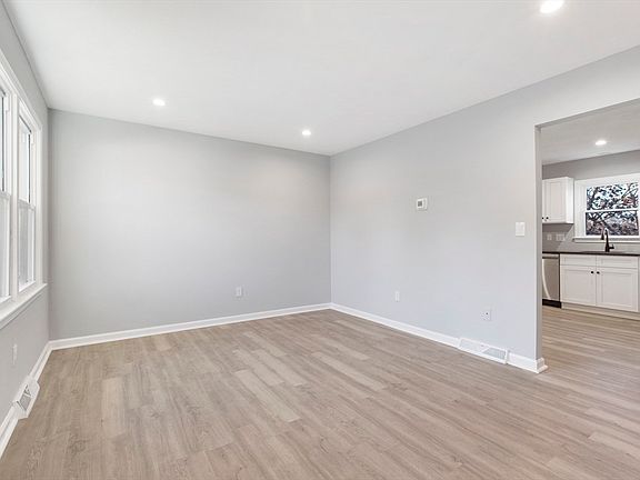 3rd image of 429 S Main St Unit 7
