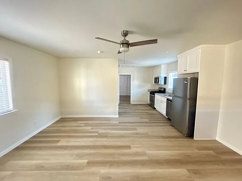 1 bed, 1.0 bath, 1000 sqft, $1,950 — Photo 2