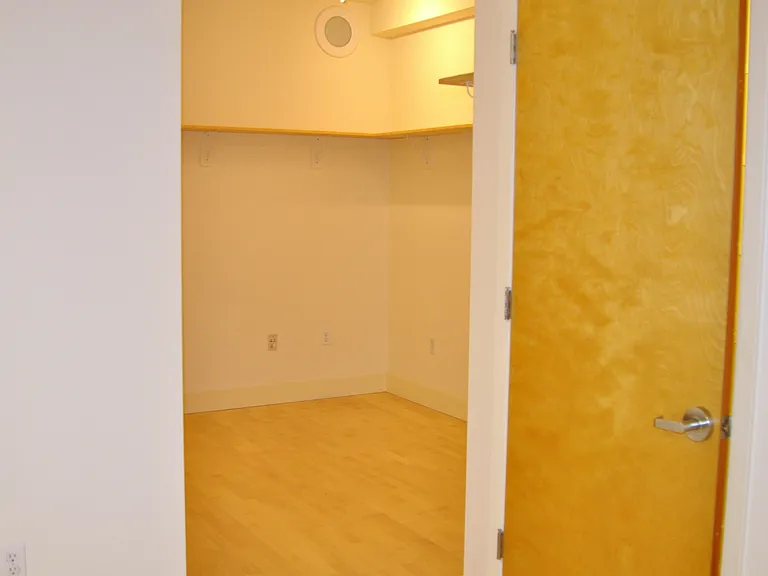 1630 California Street — Photo 35
