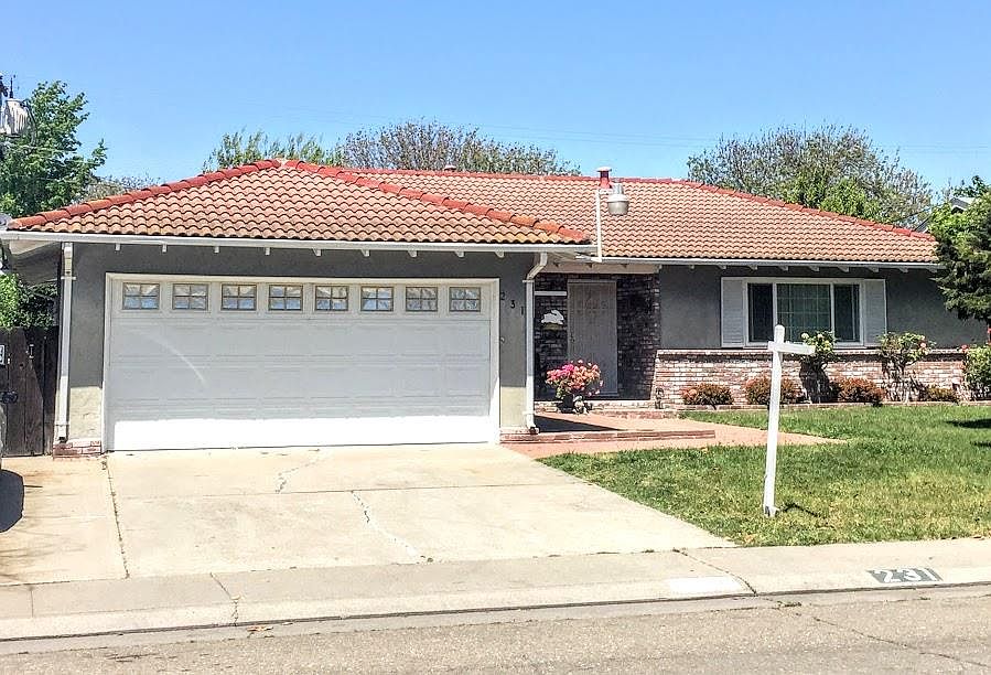 1st image of 231 W Iris Ave