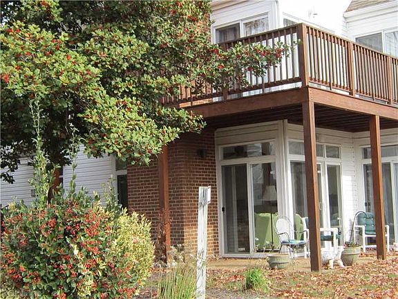3rd image of 118 Persimmon Dr