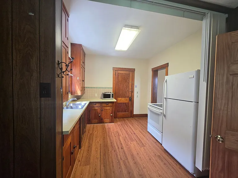 446 Earl Ave — Photo 8