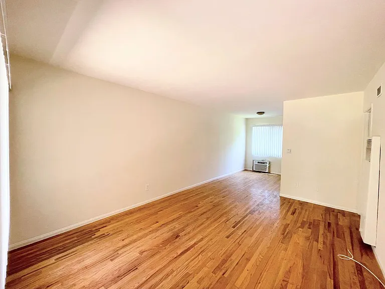 11230 Hortense St #4 — Photo 5