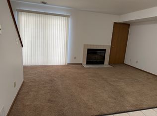 212 Timblin Dr APT 1, Kewaskum, WI 53040